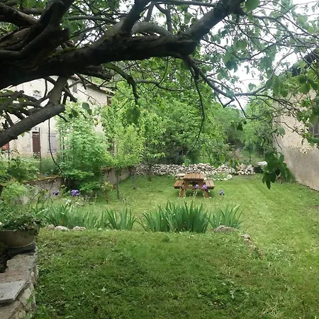 Prades Pyrenees Ariegeoise * Entrevennes