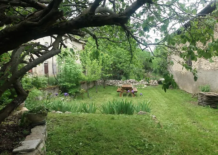 Prades Pyrenees Ariegeoise * Entrevennes